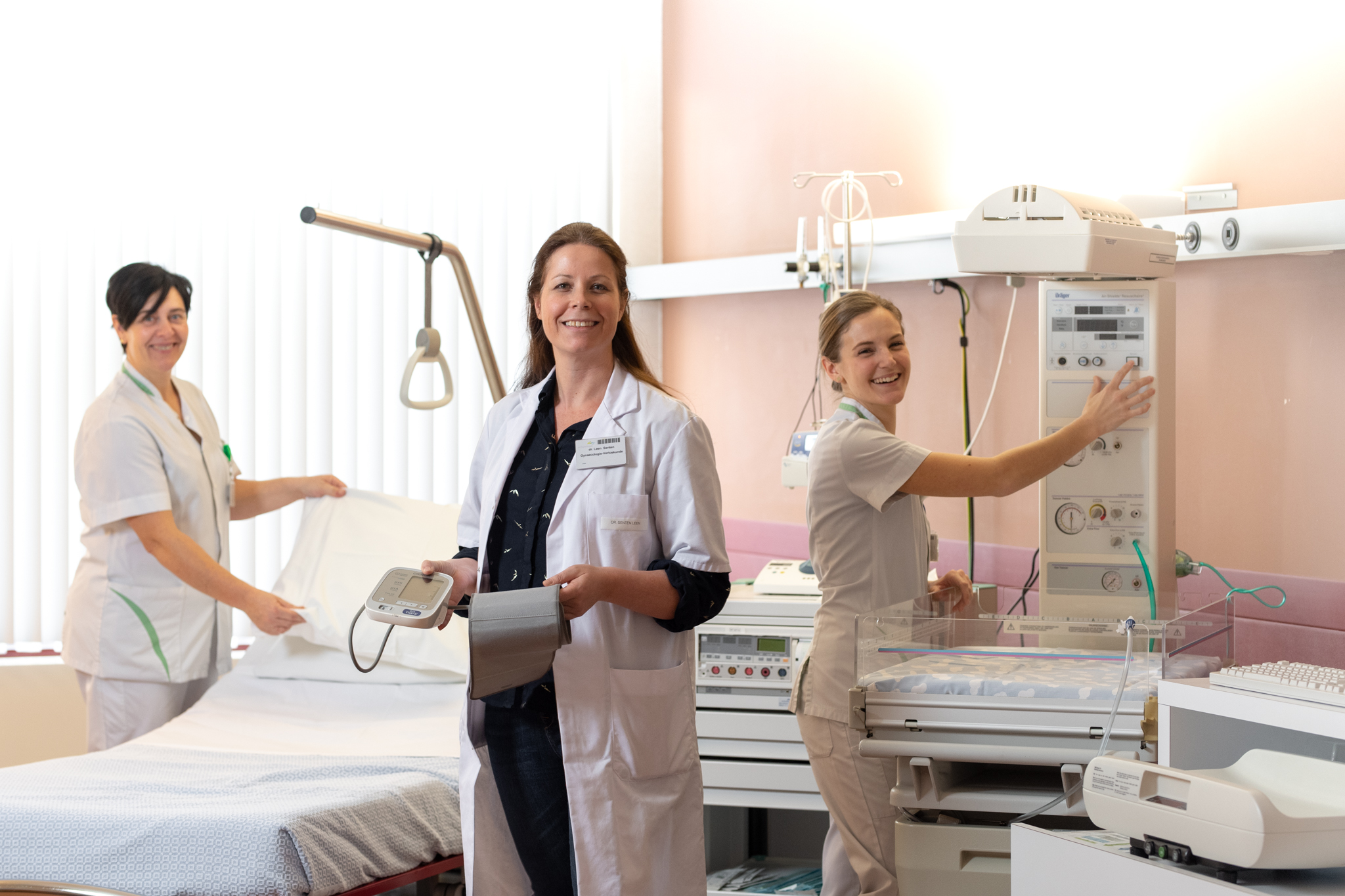 Bedrijfsfotografie en portretfotografie voor Gynesis (Gynaecologie AZ Turnhout) door Studiovision